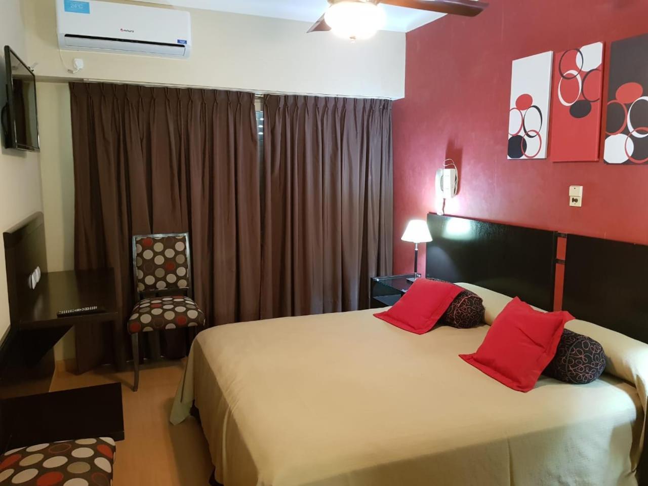 Hotel Trocadero Necochea Eksteriør billede